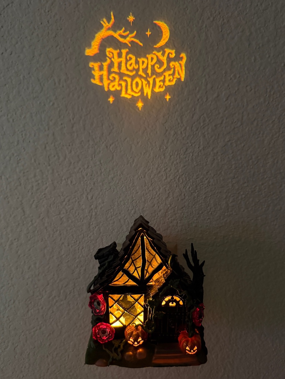 BATH & BODY WORKS Witches Cottage Happy Halloween Projector Wallflower Diffuser - Picture 2 of 6